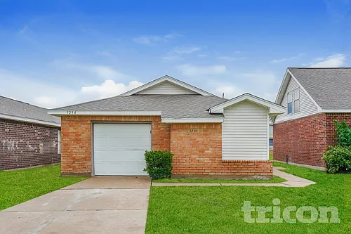 3234 Kelling St Photo 1