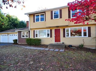 102 Lighthouse Hill Rd, Windsor, CT 06095