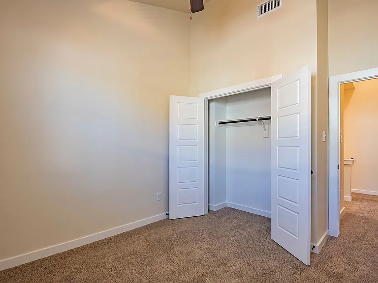713 Wheatfield Dr — Photo 9