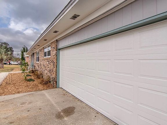 4th image of 6206 Confederate Dr