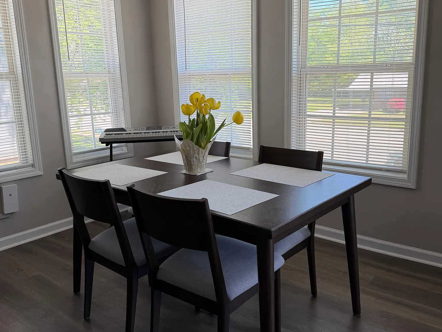 2 bed, 800 sqft, $1,300 — Photo 4