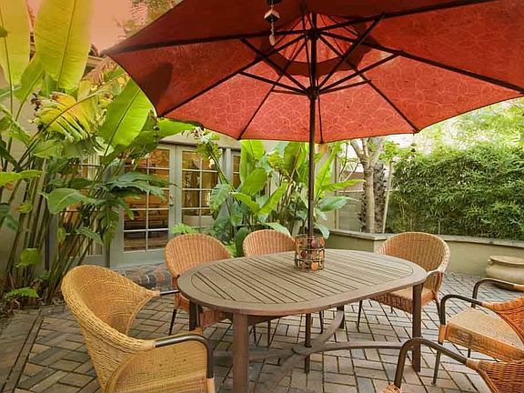 Gorgeous Courtyard