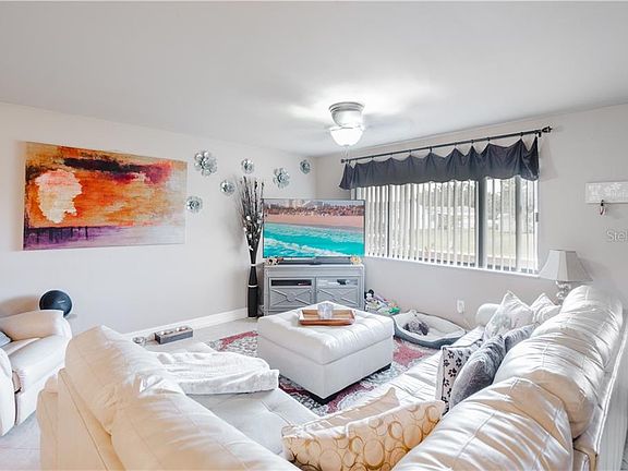 4th image of 18471 Van Nuys Cir