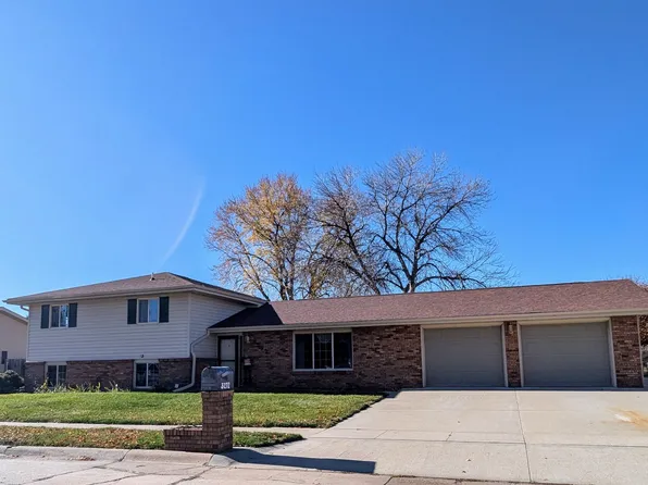 3272 36th Ave, Columbus, NE 68601