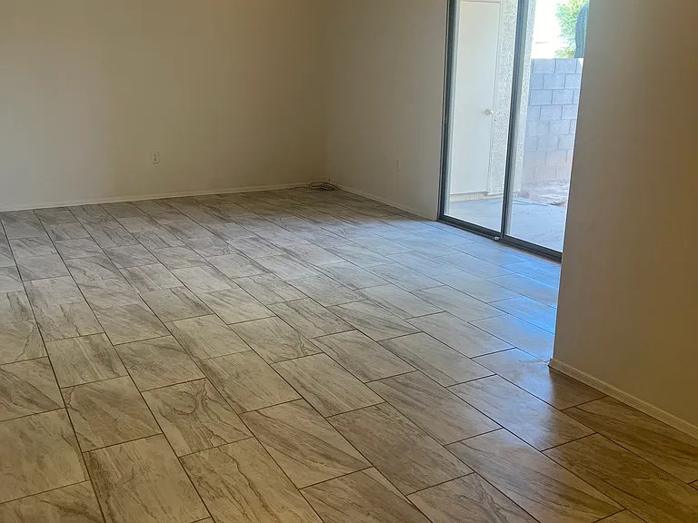 2008 W Dozemary Ct — Photo 10
