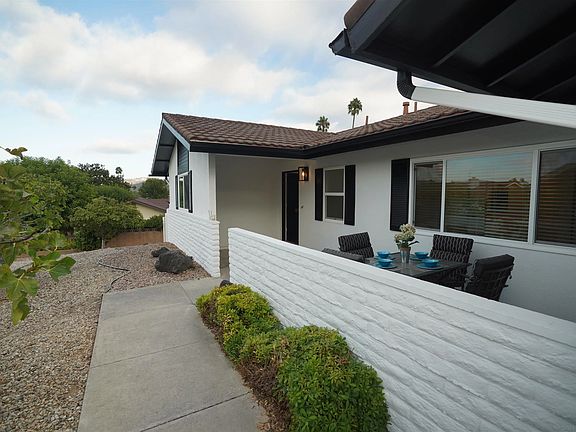 3rd image of 1653 La Flora Dr
