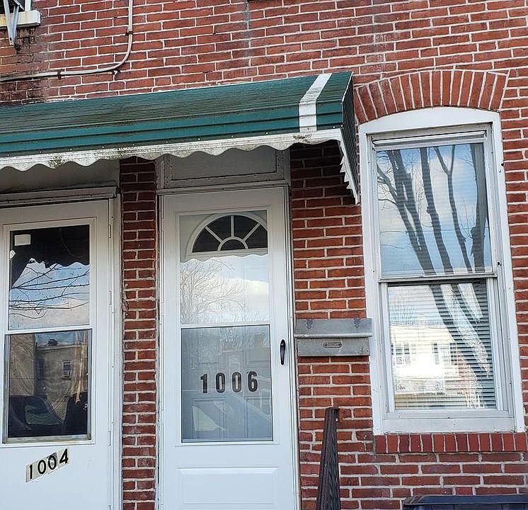 1st image of 1006 Elm St
