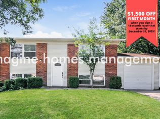 2717 Country Club Rd, Saint Charles, MO 63303