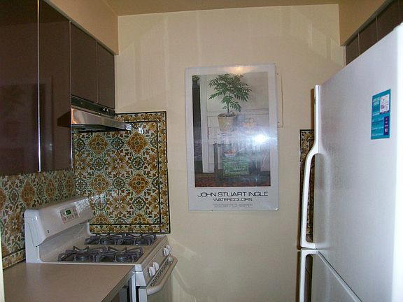5th image of 525 E 86th St APT 16B
