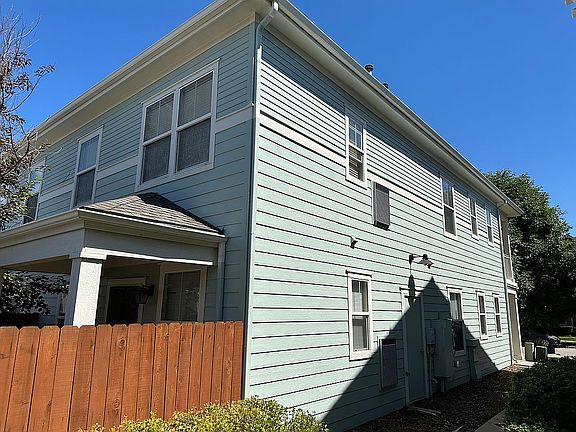 2nd image of 2623 N Roslyn St
