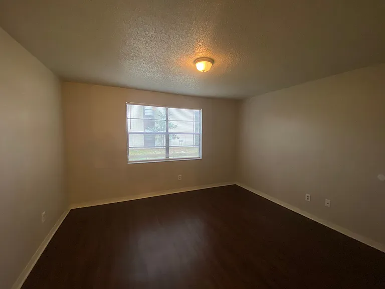 469 Crabapple Ct #B — Photo 11