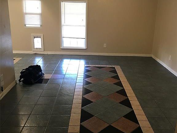 3rd image of 1609 Kingston Dr