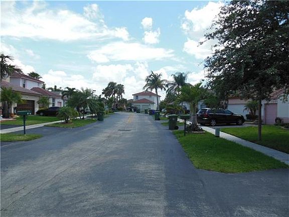 3rd image of 1990 NW 190th Ave