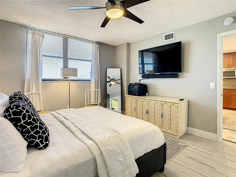 18304 Gulf Blvd #516 — Photo 32