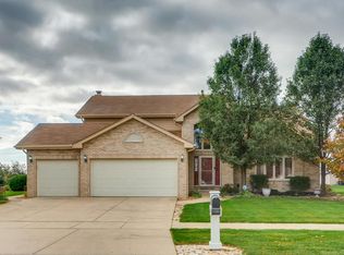 7449 Ridgefield Ln, Tinley Park, IL 60487