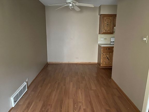 5th image of 4905 W 109th St APT 101