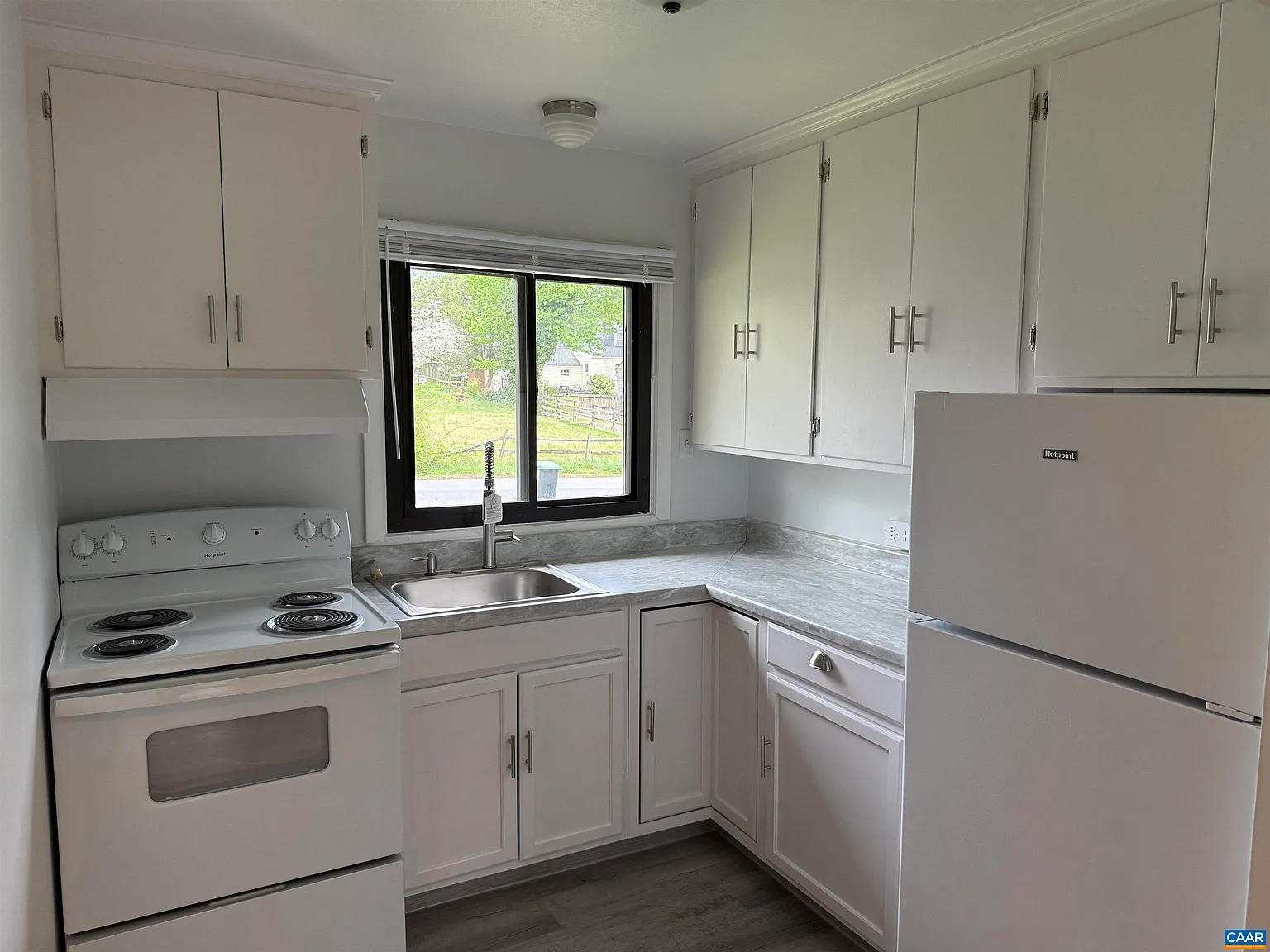 2 bed, 1.0 bath, 954 sqft, $2,000 — Photo 3