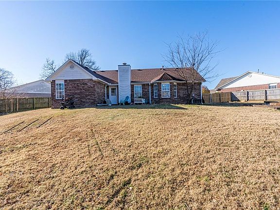 4th image of 3711 Princeton Ct