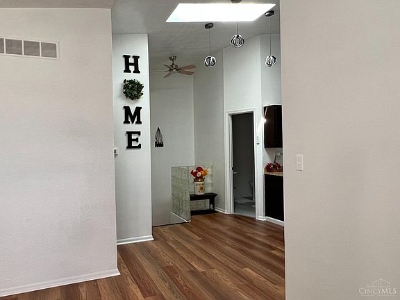 5th image of 4751 Caprice Dr #23