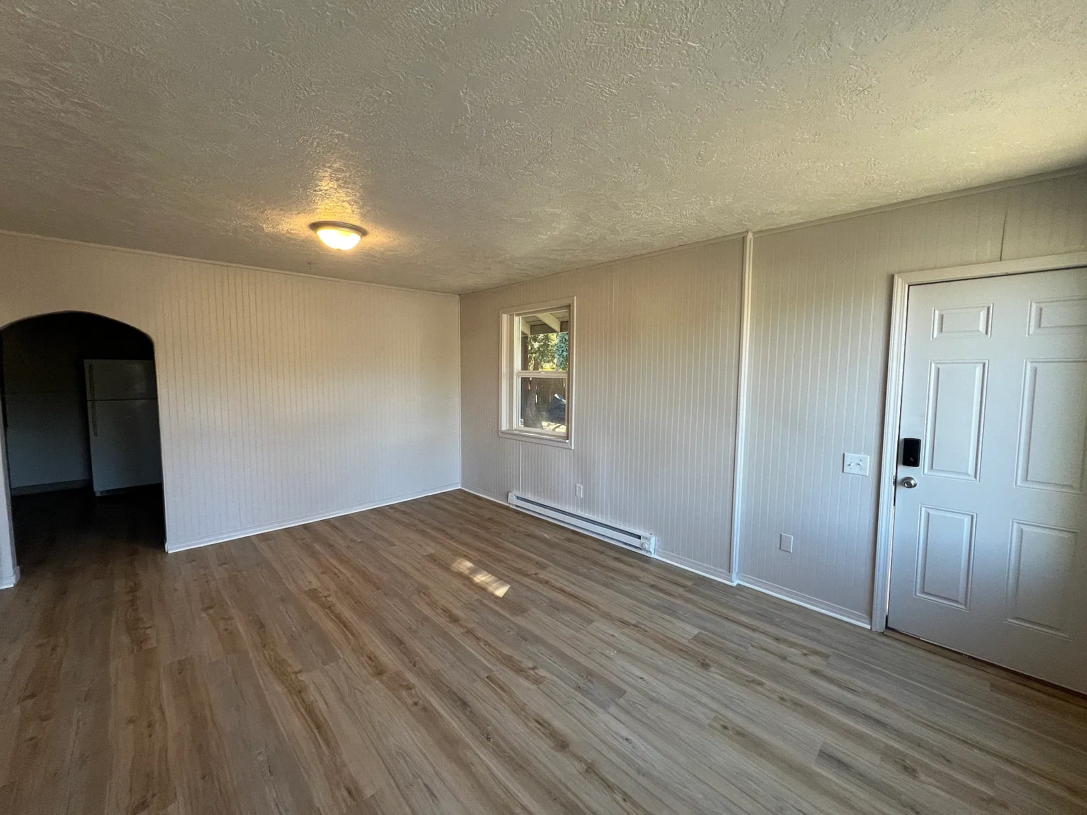 1 bed, 700 sqft, $1,300 — Photo 3