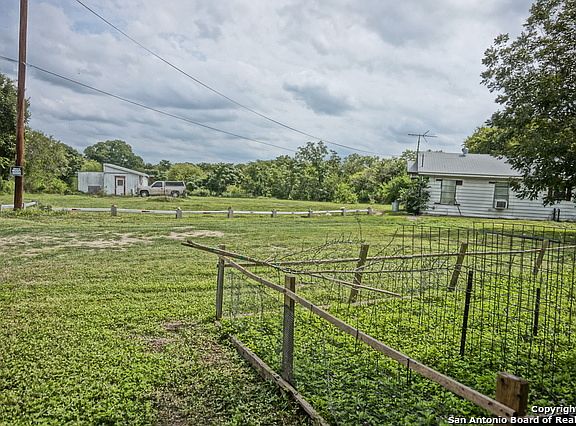 3rd image of 9732 Cemetary Ln