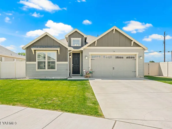 214 N Zeus St, Moxee, WA 98936