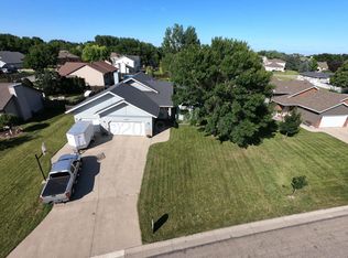 4234 S Rivershore Dr, Moorhead, MN 56560