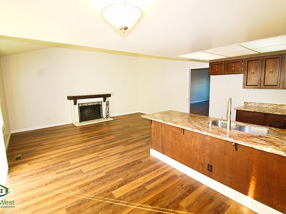 5th image of 1068 Edenbury Ln