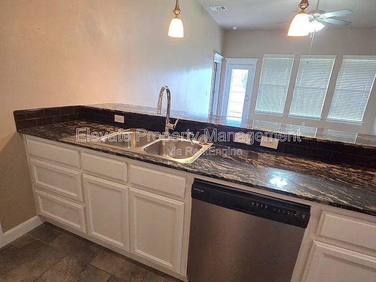 2301 Kintyre Rd — Photo 7