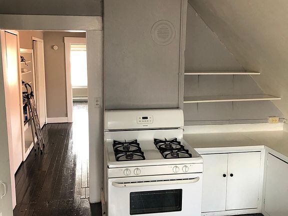 3rd image of 1295 W 106th St #3