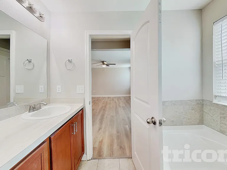 7105 Feather Wood Dr — Photo 7
