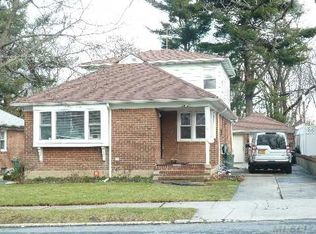 5621 E Hampton Blvd, Flushing, NY 11364