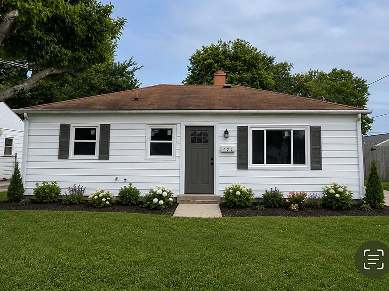 636 Lindemann Dr — Photo 1