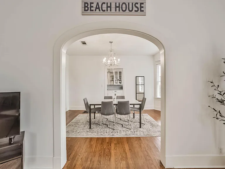 4518 Bernardo De Galvez Ave — Photo 8