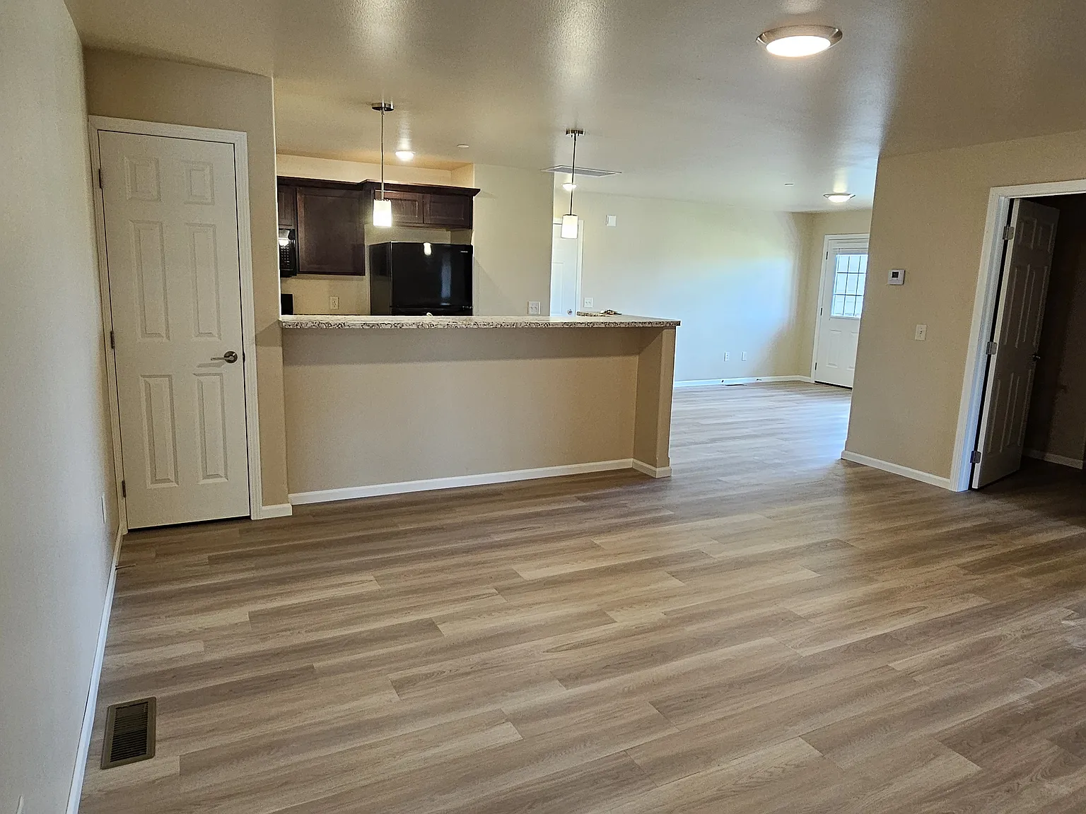 3 bed, 1326 sqft, $1,650 — Photo 2
