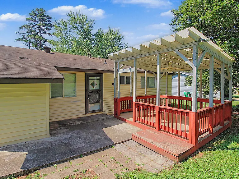 2620 Thornton Rd — Photo 18