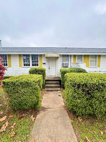 812 Saint Charles St Photo 1