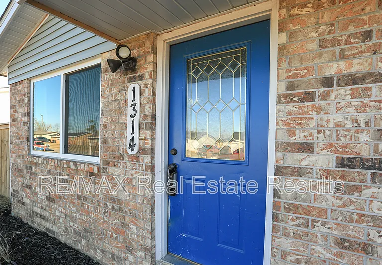 1314 W Margaret Pl — Photo 4