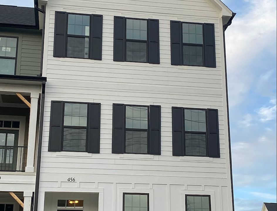 2nd image of 456 W Smoky Row