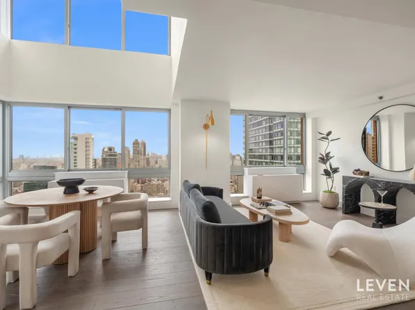 235 East 55th Street PHB image 1 of 17