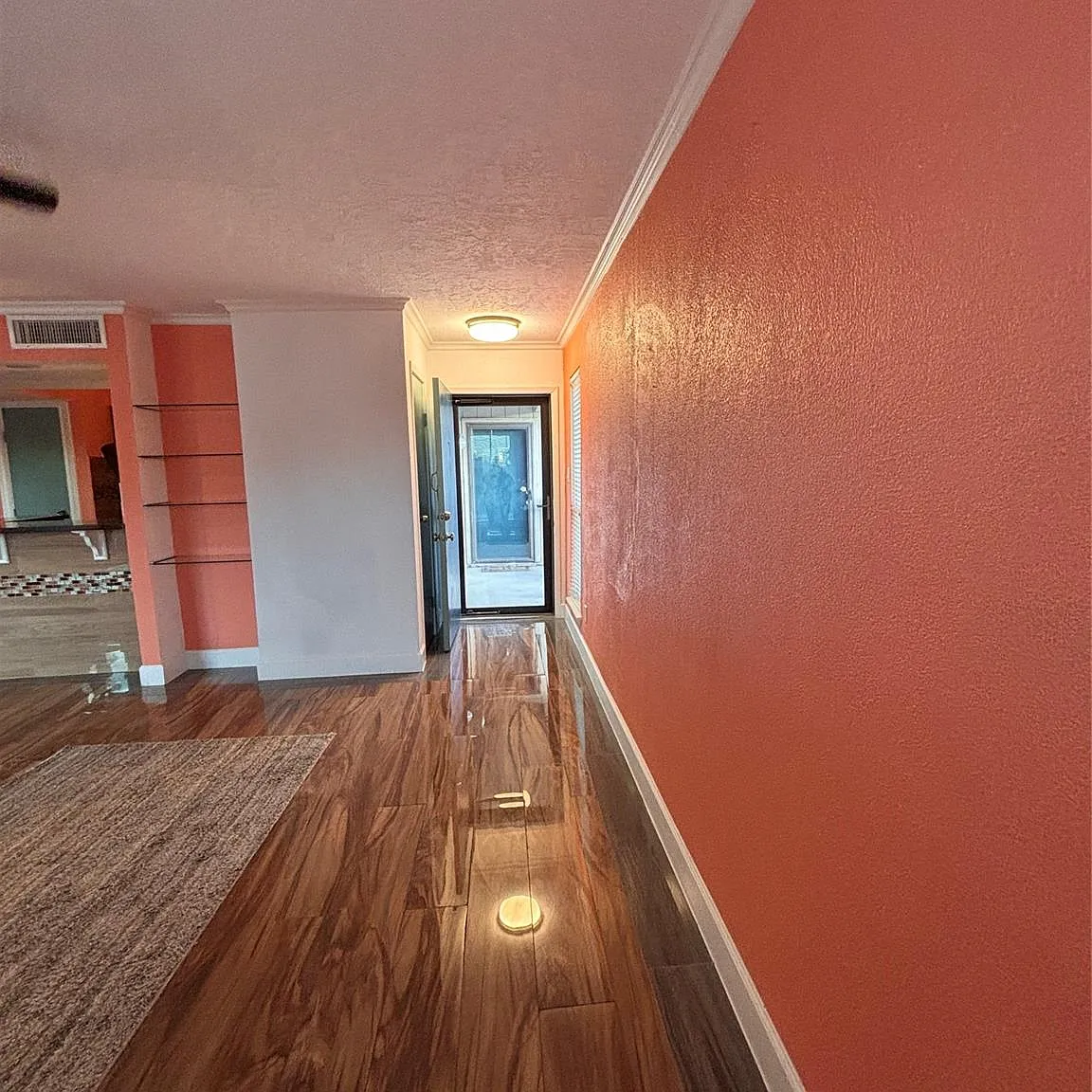 1 bed, 1.5 bath, 694 sqft, $1,200 — Photo 2