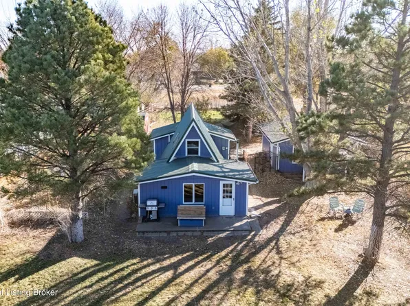 10 Patterson Lake Dr, Dickinson, ND 58601