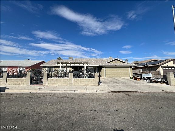 2nd image of 4852 Yuma Ave