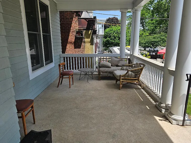 370 Whitney Ave #1 — Photo 2