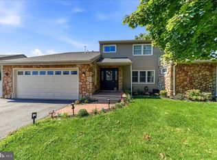 2 Paxon Cir, Broomall, PA 19008