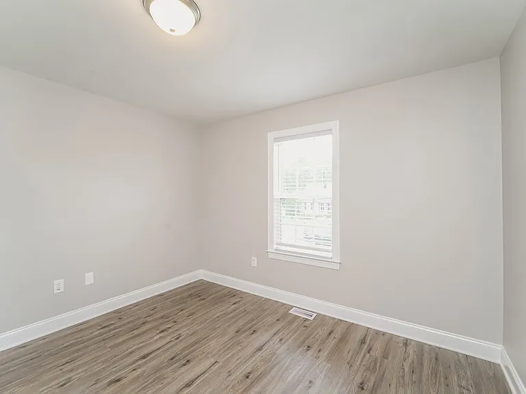 854 Loch Lomond Cir — Photo 13