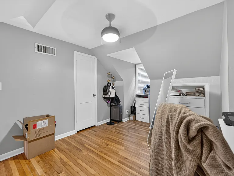 7237 Roe Ave — Photo 20