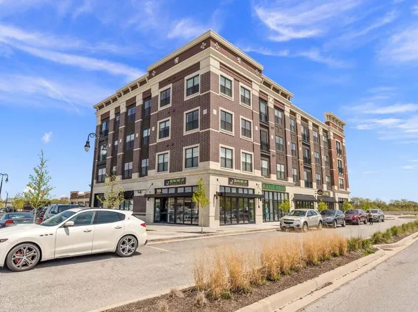 9610 N Centennial Dr #302, Munster, IN 46321