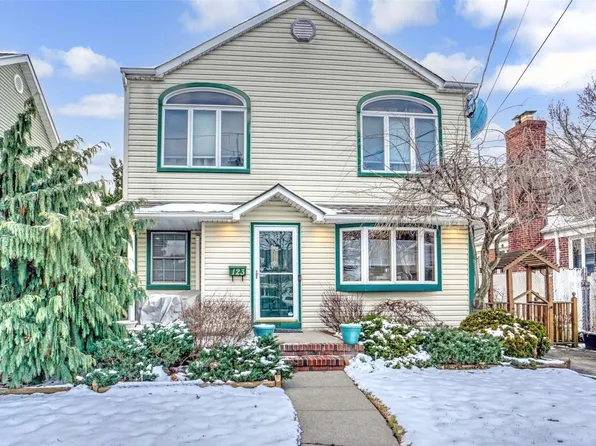 123 Wellington S Road, West Hempstead, NY 11552