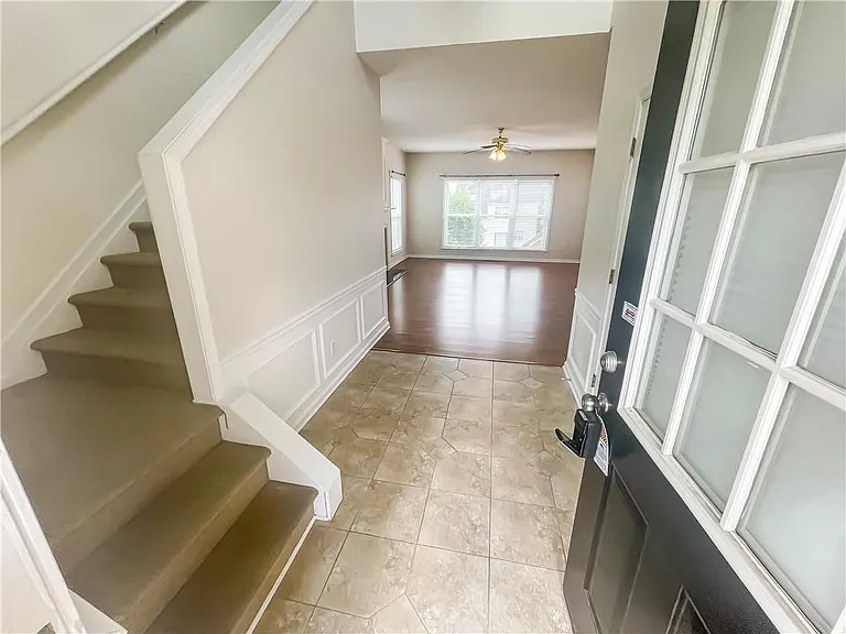 140 Calborne Ct — Photo 3